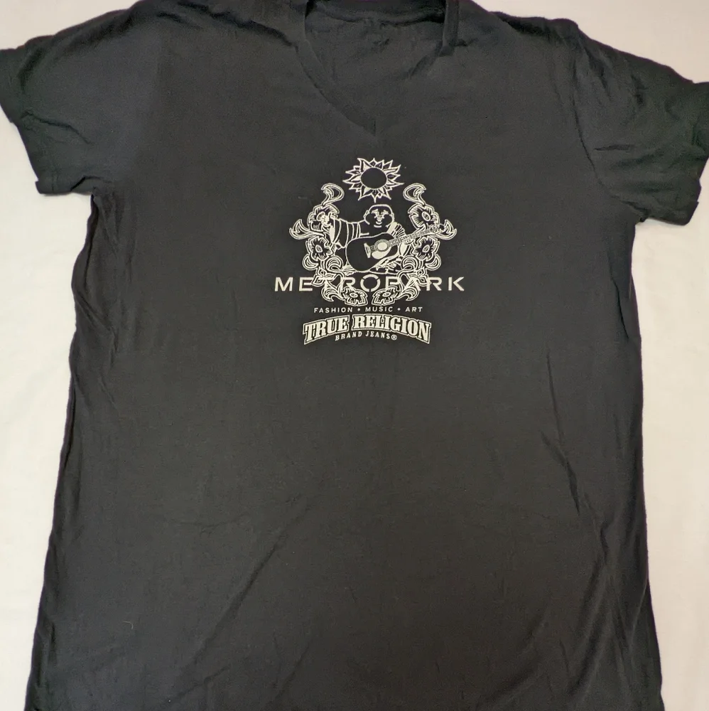 TRUE Religion Happy Buddha Fashion Music Art Metropark XL